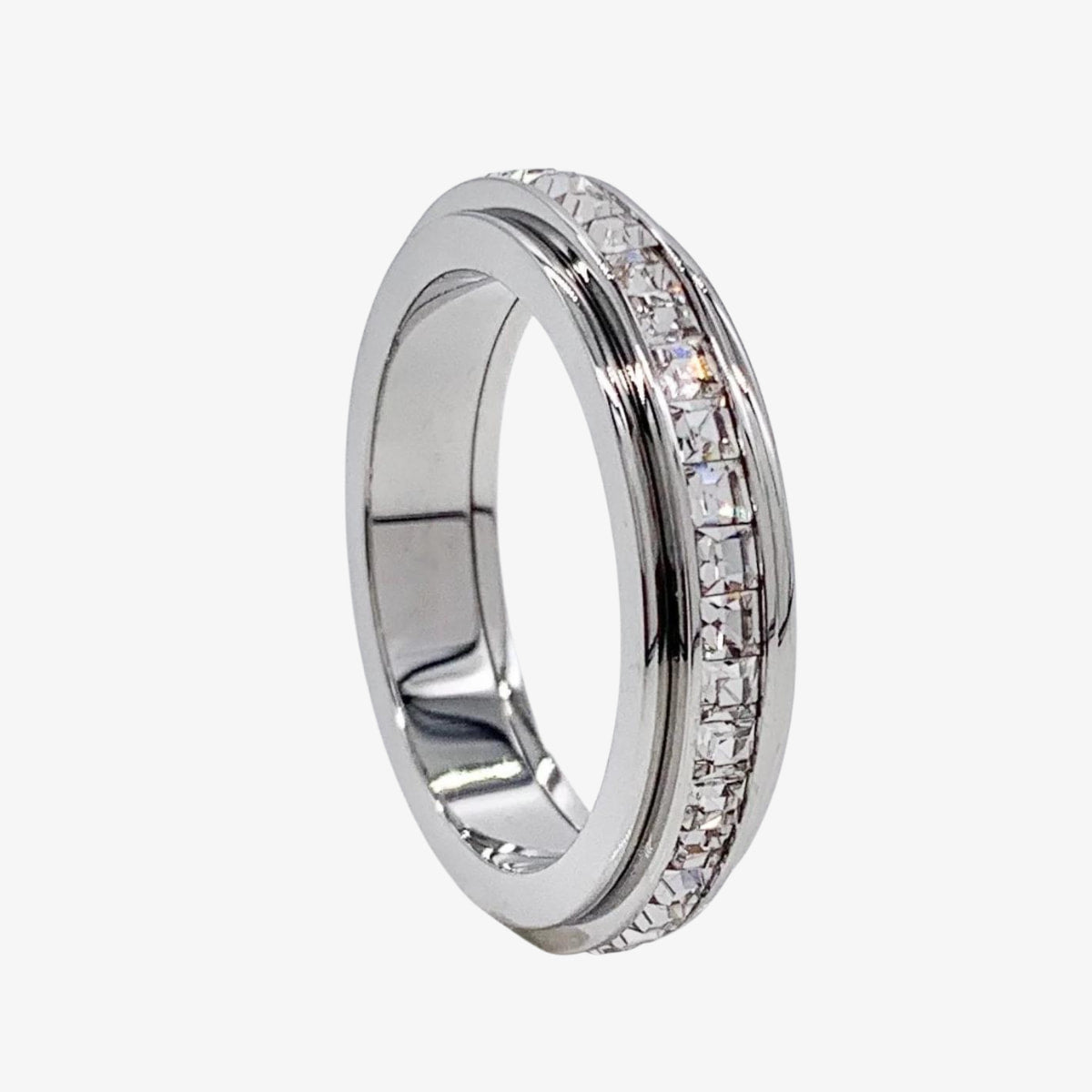 bague rotative anti stress d'anxiété et relaxante pour femme couleur or en acier inoxydable lullie, lullie.fr , maginosa aurora aide à ne plus se ronger les ongles onychophagie, aide à ne plus se triturer la peau dermatillomanie, aide à ne plus s'arracher les cheveux trichotillomanie, améliore la concentration, fidget ring, jouet fidget, fidget toys, positivjewelry, atelierdaphne, lullie.co, lullie, bague d'anxiété, bague anti stress