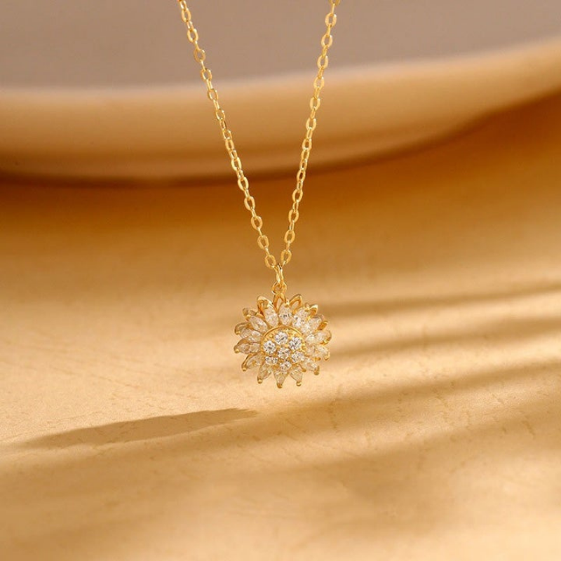 bague rotative anti stress d'anxiété et relaxante pour femme couleur or en acier inoxydable lullie, lullie.fr , maginosa aurora aide à ne plus se ronger les ongles onychophagie, aide à ne plus se triturer la peau dermatillomanie, aide à ne plus s'arracher les cheveux trichotillomanie, améliore la concentration, fidget ring, jouet fidget, fidget toys, positivjewelry, atelierdaphne, lullie.co, lullie, bague d'anxiété, bague anti stress